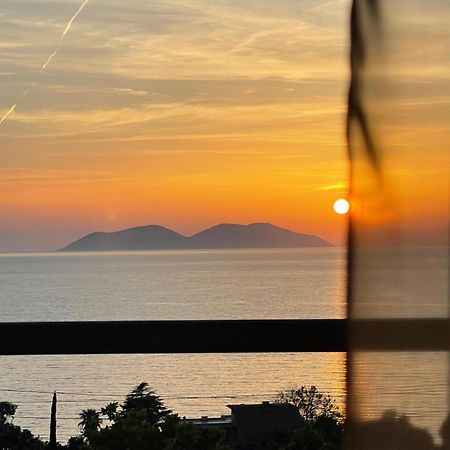 Pararse Apartments Vlorë Esterno foto